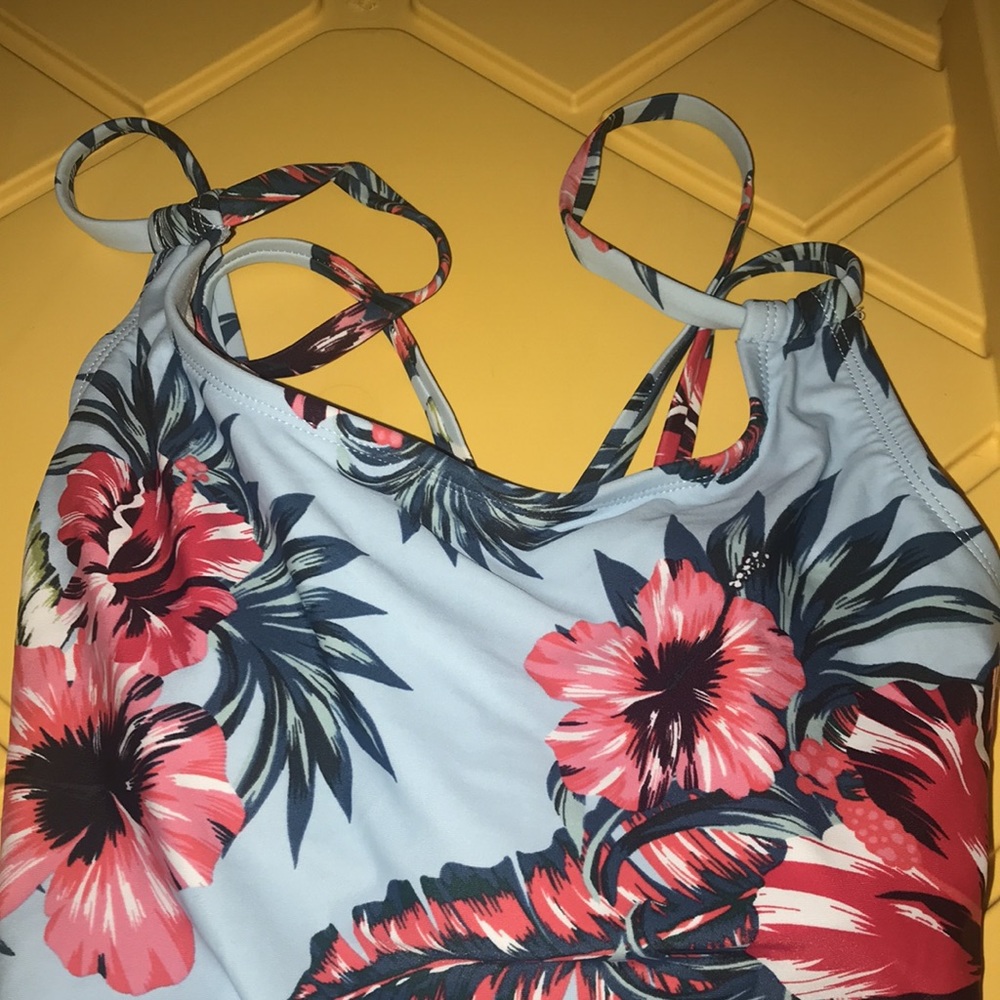 Kona Sol full Swimsuit 🩱 - Picture 6 of 11